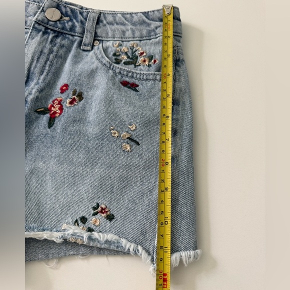 Banjara Embroidered Denim Cutoff Shorts Size 1/24 - Picture 8 of 9